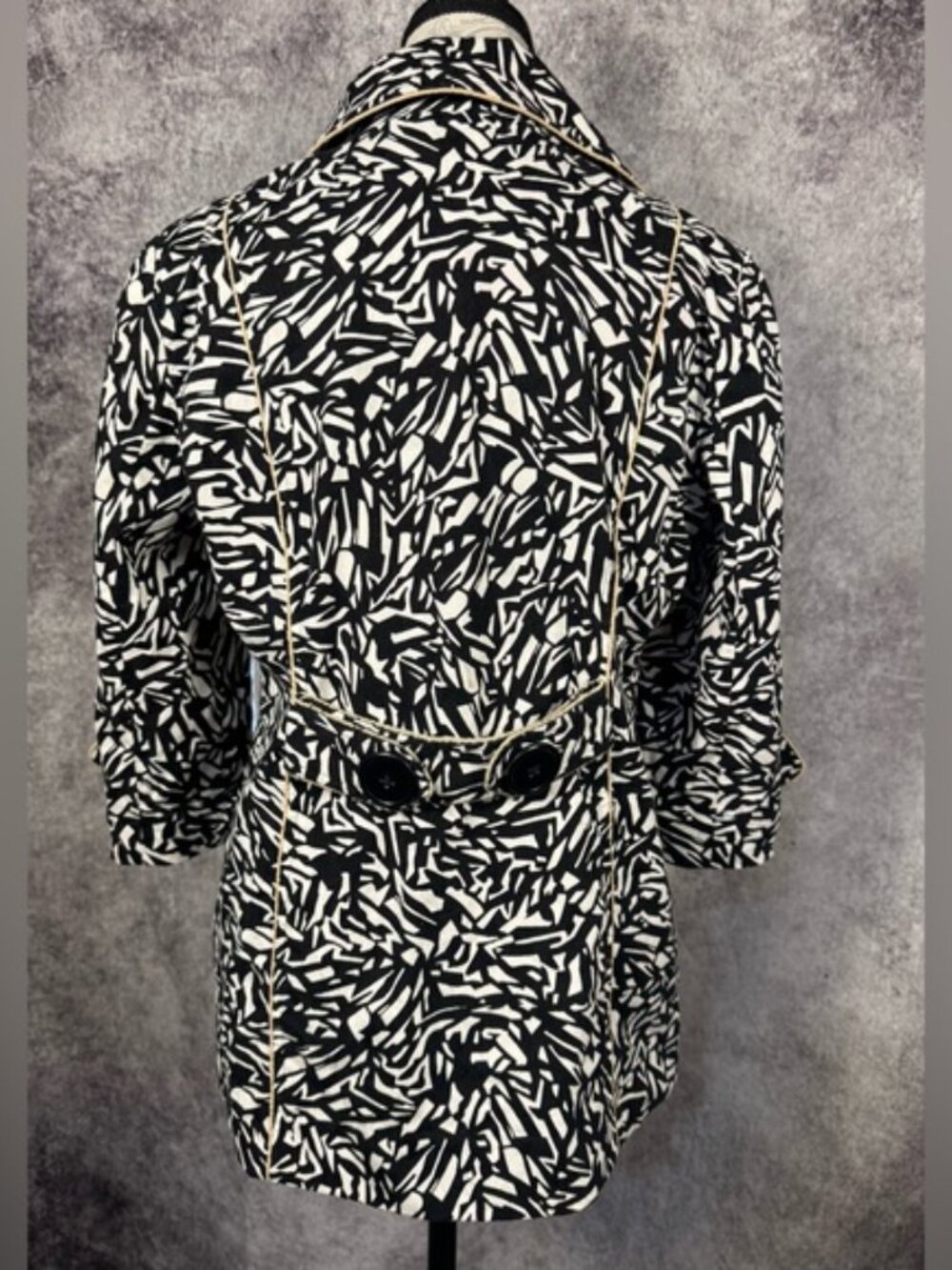 Sharon Young Graphic Print Jacket Size 8 Black Cream Gold Trim - Picture 5 of 11